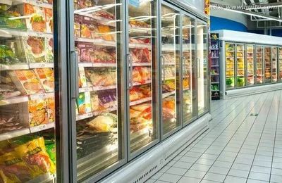 連江兩家企業(yè)違規(guī)經(jīng)營(yíng)冷凍食品被重罰，食品開(kāi)發(fā)與批發(fā)領(lǐng)域警鐘長(zhǎng)鳴